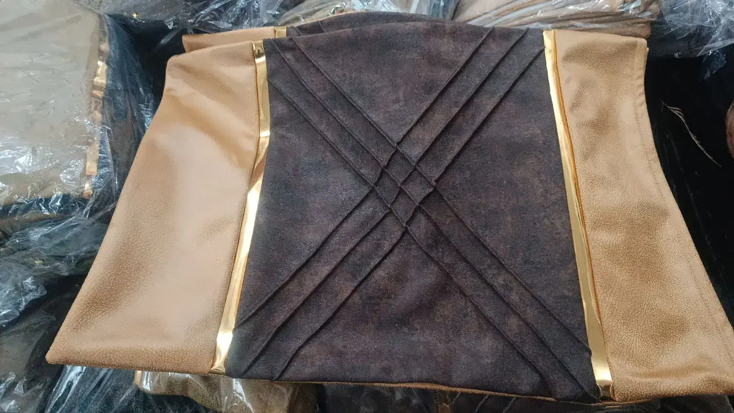 روبالشتی مخمل|رختخواب، بالش، پتو|شوش, |دیوار