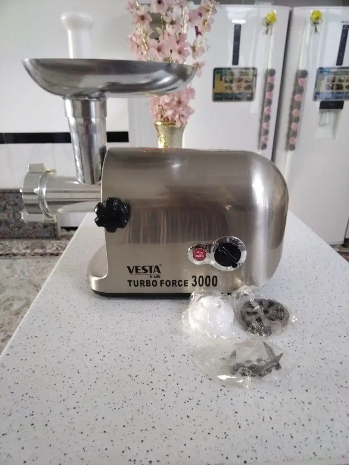 کتری وقوری چرخ گوشت روبالشی زیرتلویزیون|فروشگاه و مغازه|جوانرود, |دیوار