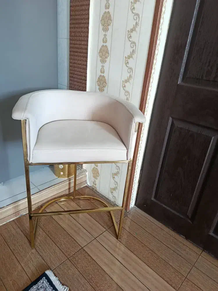 صندلی تک|صندلی و نیمکت|ایلام, |دیوار