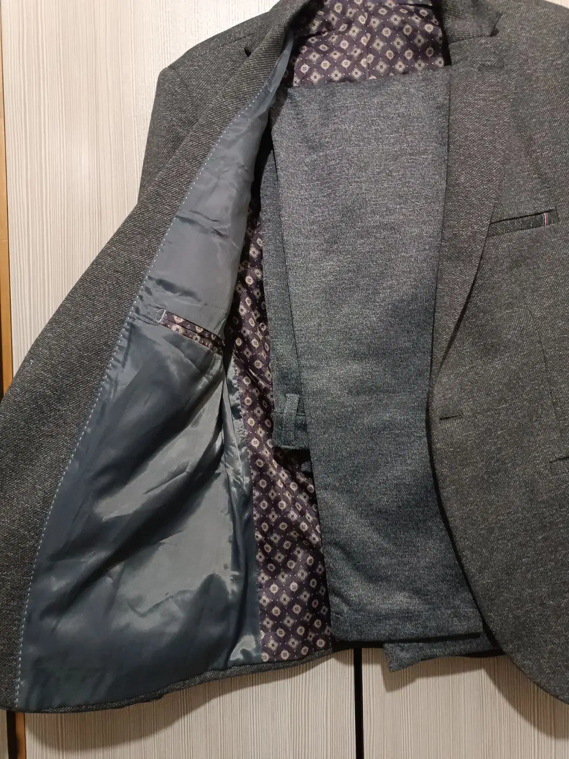 کت و شلوار|لباس|الیگودرز, |دیوار