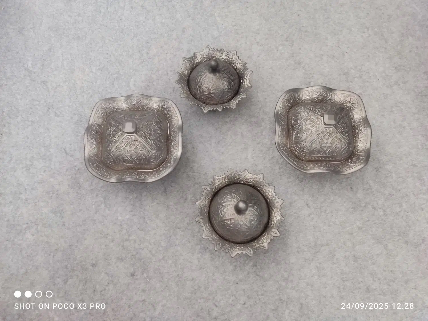 قندون|ظروف سرو و پذیرایی|مشهد, کارمندان دوم|دیوار