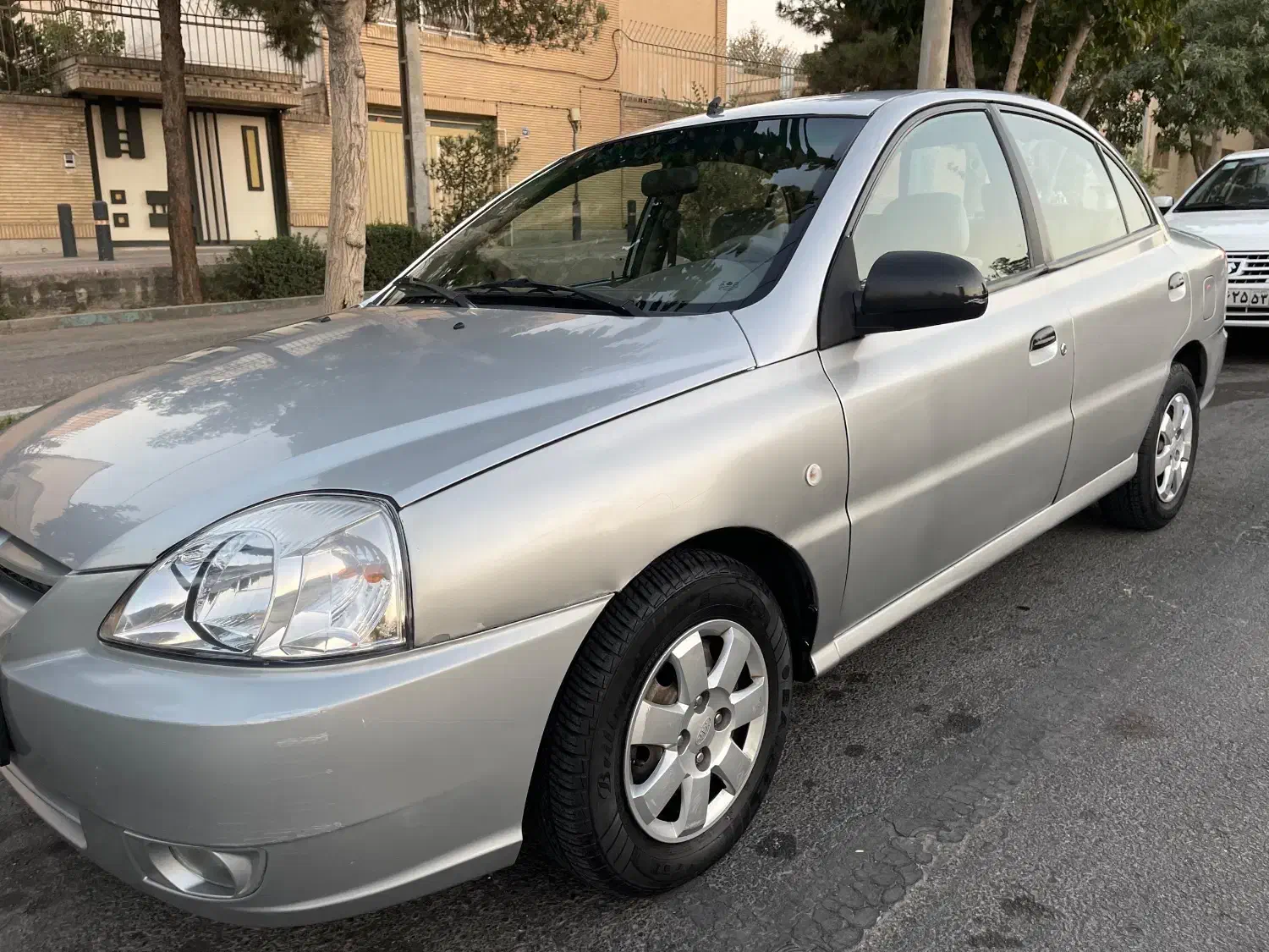 ریو مدل ۸۵|خودرو سواری و وانت|اصفهان, سعادت‌آباد|دیوار