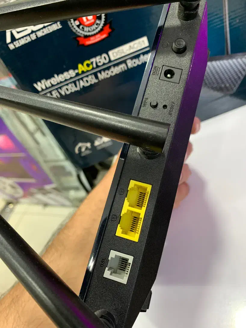 مودم روتر ADSL/VDSL بی‌سیم ایسوسDSL-AC51|مودم و تجهیزات شبکه|تهران, فلسطین (میدان انقلاب)|دیوار