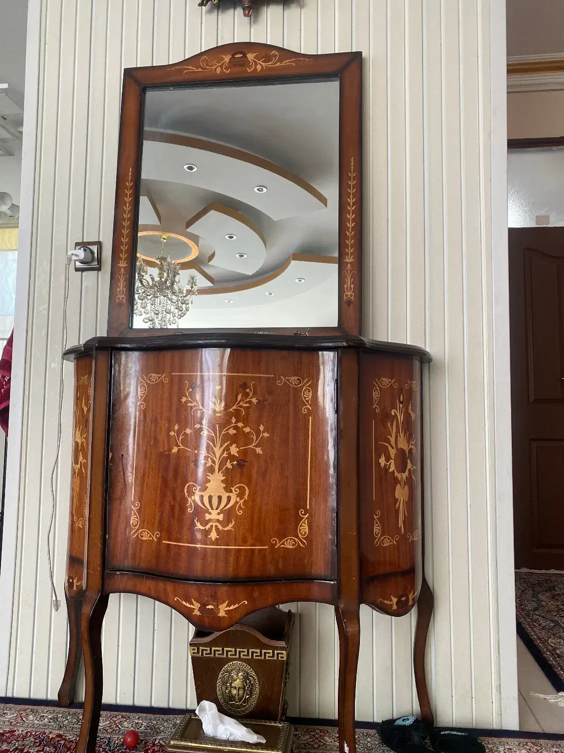 اینه کنسول و گنجه|بوفه، ویترین، کنسول|مشهد, کارمندان دوم|دیوار