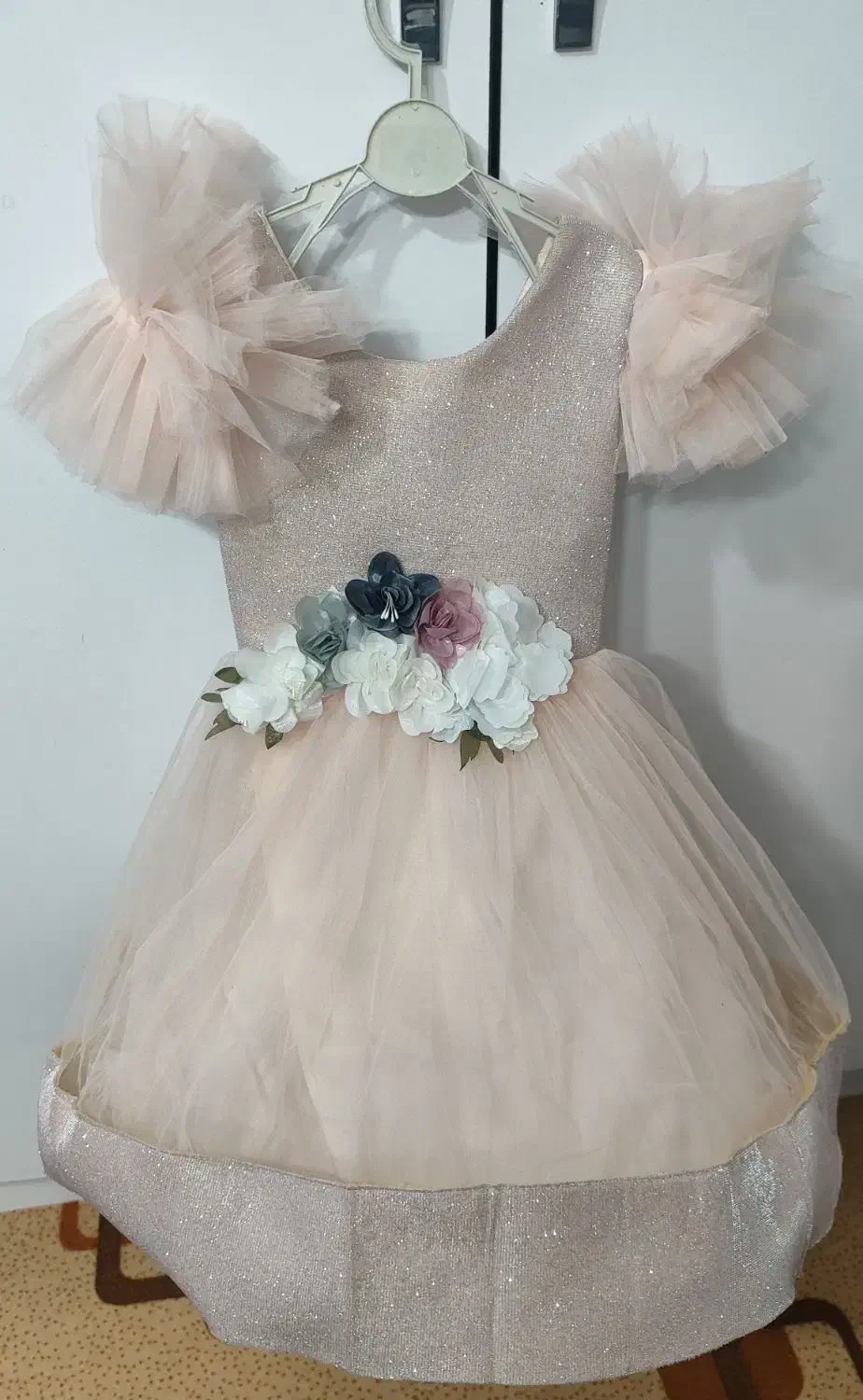 لباس عروسکی|لباس|فولادشهر, مسکن مهر فولادشهر|دیوار