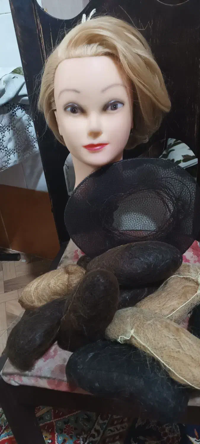 وسایل ارایشگری|آرایشگاه و سالن‌های زیبایی|میانه, |دیوار