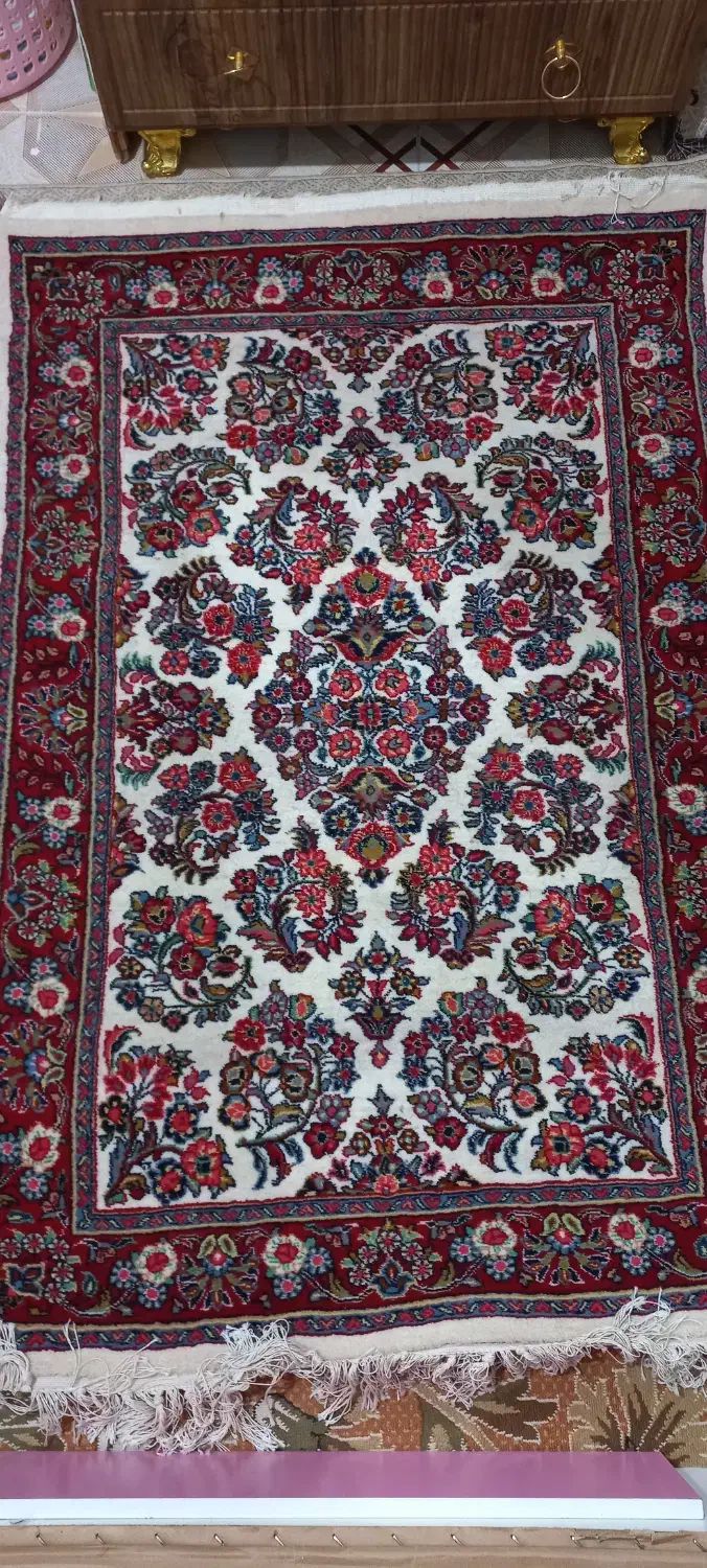 قالی دست باف نفیس|فرش|اصفهان, عباس‌آباد|دیوار