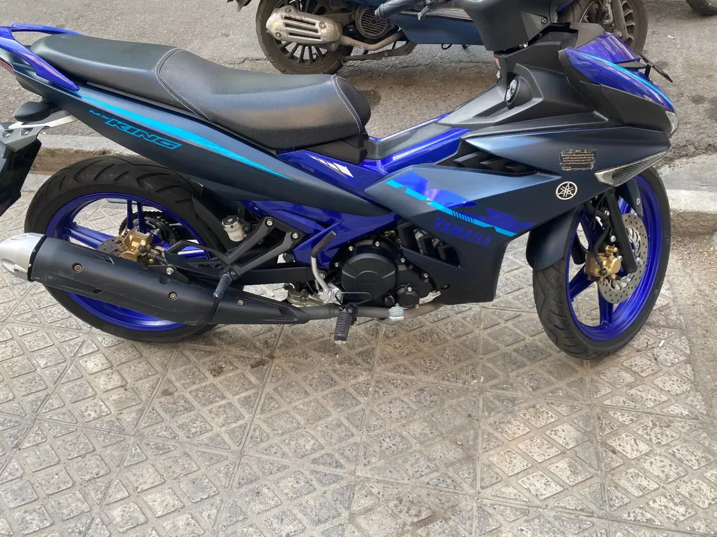 Mx king ام ایکس کینگ|موتورسیکلت|تهران, فلسطین (میدان انقلاب)|دیوار