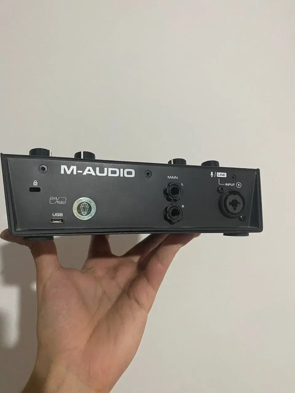 میکروفون|صوتی و تصویری|نقده, |دیوار