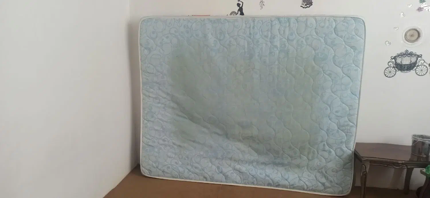 تشک|تشک تختخواب|نیشابور, بزرگمهر|دیوار