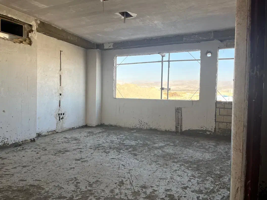 به چند کارگر ساده جهت کار در پروژه ساختمانی|استخدام معماری، عمران و ساختمانی|قزوین, |دیوار