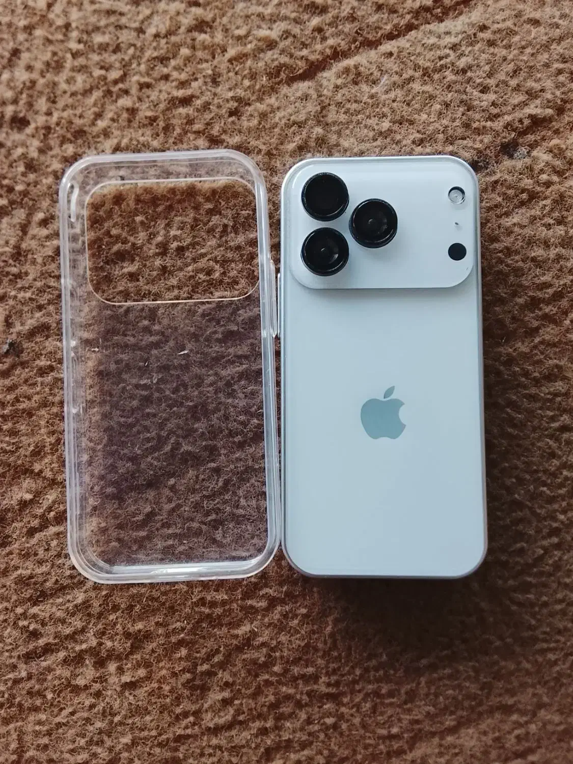 ایفن 17|موبایل|خمینیشهر, |دیوار