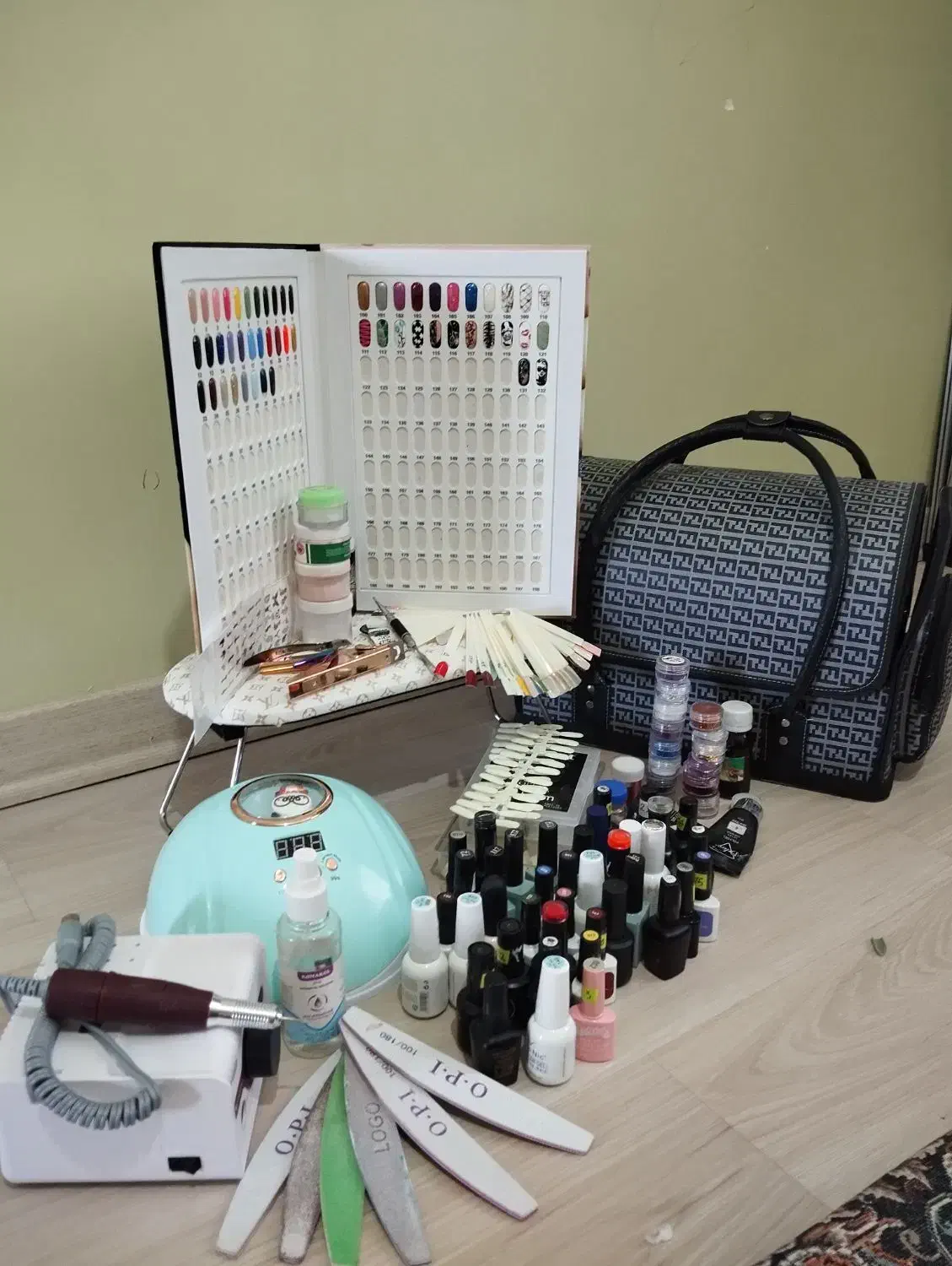 لوازم کاشت ناخن|آرایشی، بهداشتی، درمانی|تبریز, |دیوار