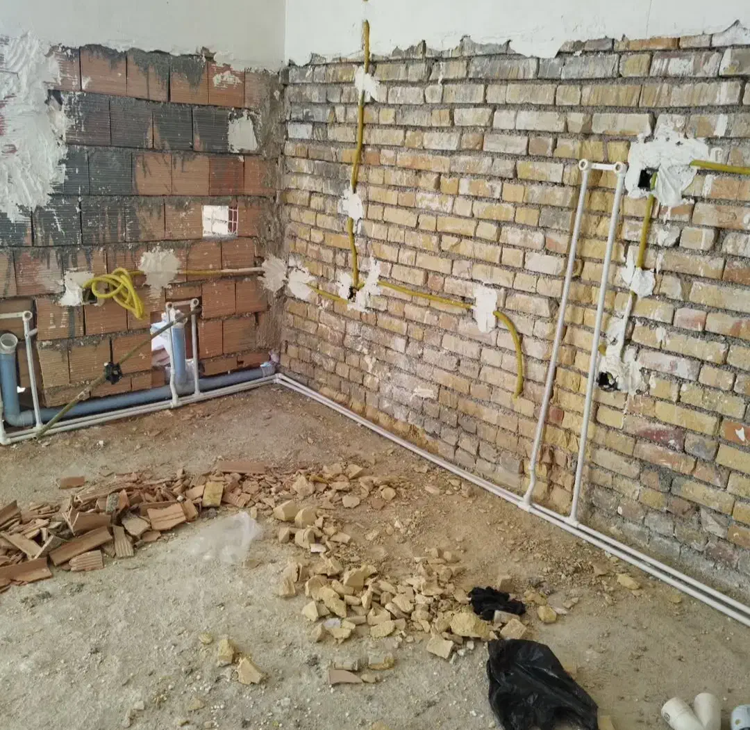 سیم‌کشی  لوله کش برقکار|خدمات پیشه و مهارت|بجنورد, |دیوار