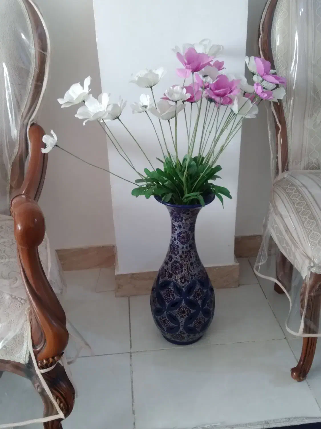 گلدان با گل|گل مصنوعی|همدان, |دیوار