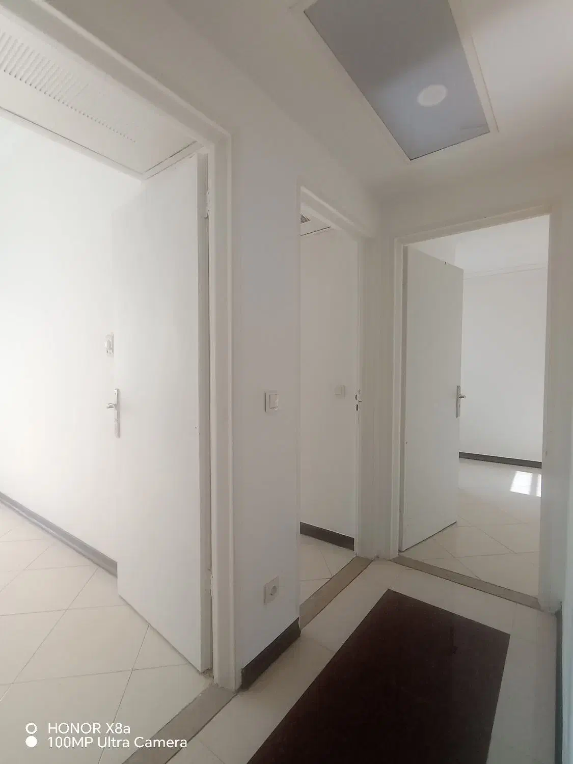 اجاره آپارتمان ۳ خوابه دریاچه چیتگر/منطقه۲۲