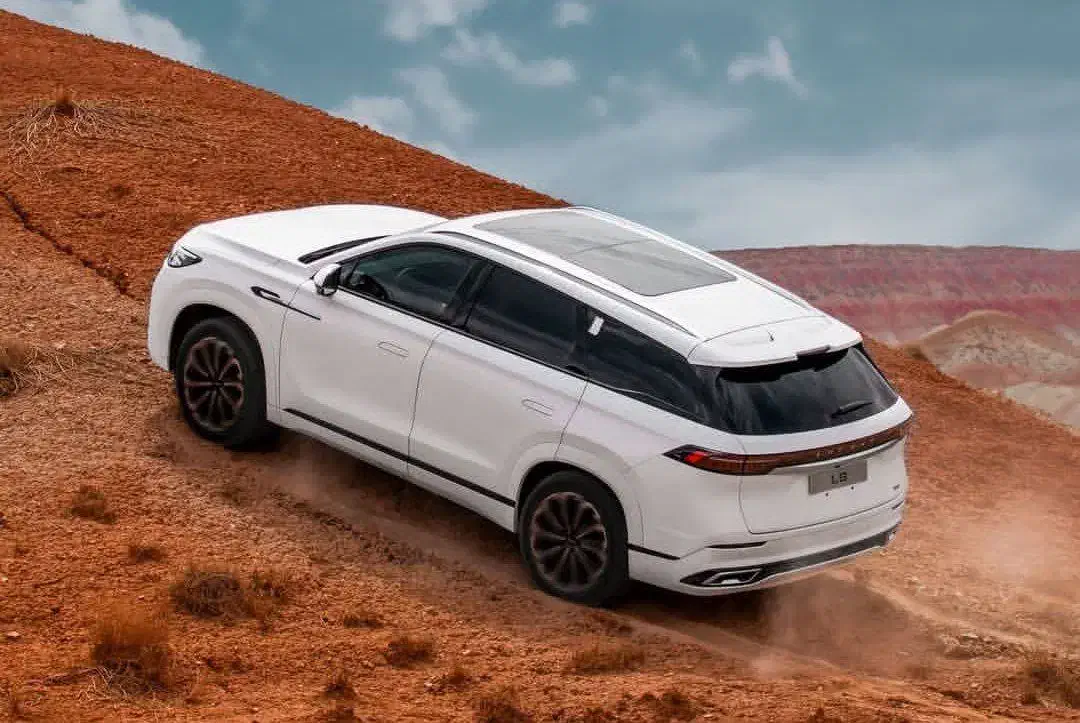 مکث موتور ال8|خودرو سواری و وانت|اصفهان, نقش جهان|دیوار