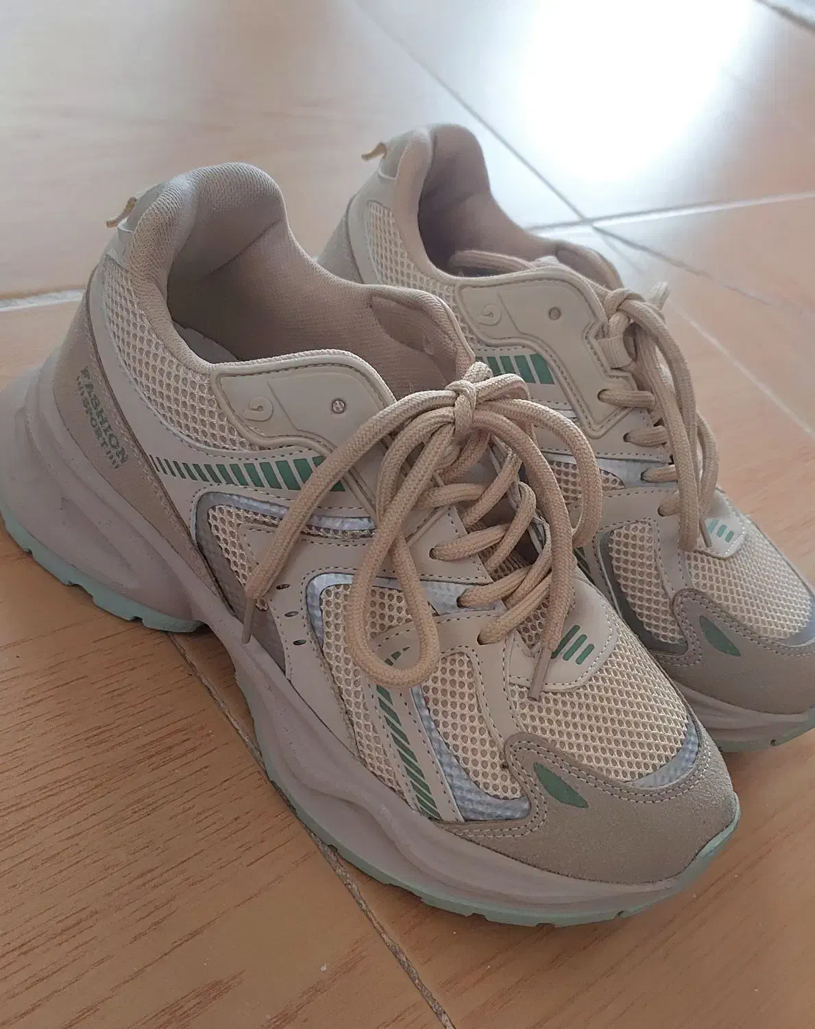 کفش اسپرت زنانه|کیف، کفش، کمربند|فولادشهر, B8|دیوار