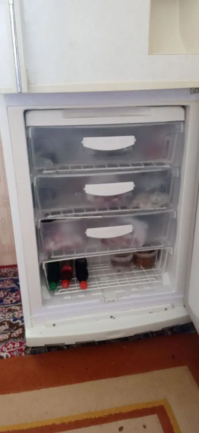 یک یخچال فریز سالم|یخچال و فریزر|فریمان, |دیوار