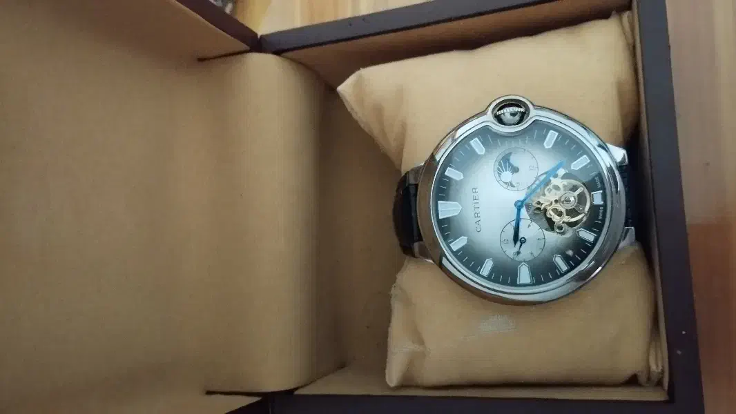 ساعت کارتیر بالون بلو سوییسی|ساعت|سنندج, |دیوار