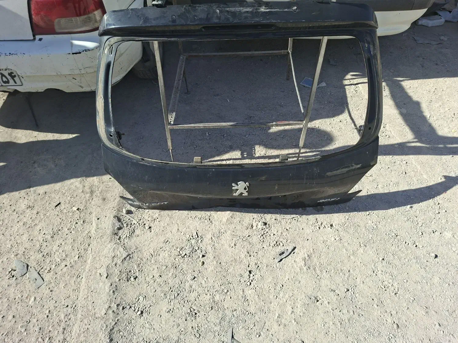 صندوق عقب ۲۷ مشکی سپر عقب ماکسیما سپرعقب اونتا|قطعات یدکی و لوازم جانبی|یزد, |دیوار