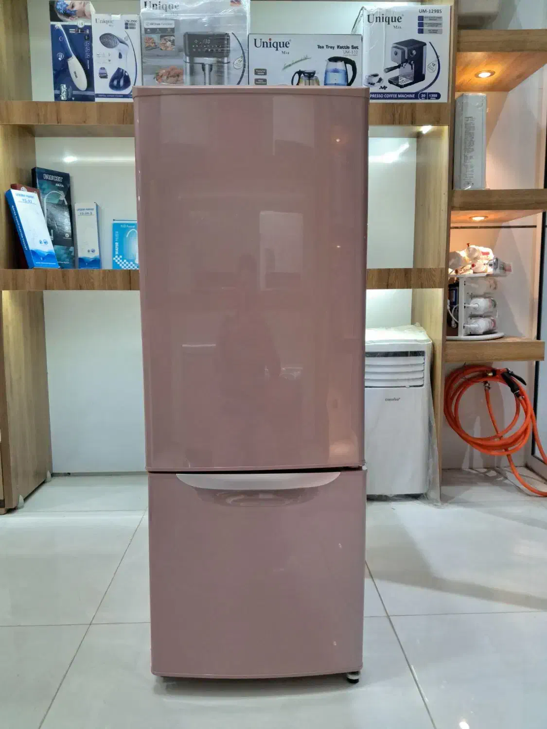 یخچال فریزر هتلی * ژاپنی اصل * بدون برفک کم مصرف|یخچال و فریزر|برخوار, |دیوار