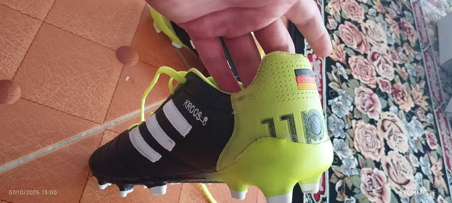 کفش چمن حرفه ای|تجهیزات ورزشی|الشتر, |دیوار