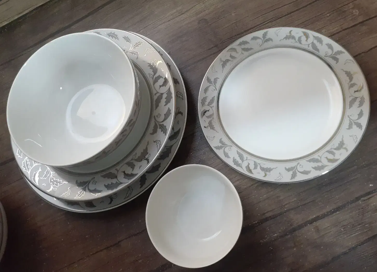 یک دست چینی درجه ۱ زرین|ظروف سرو و پذیرایی|محمدشهر, محمدشهر|دیوار