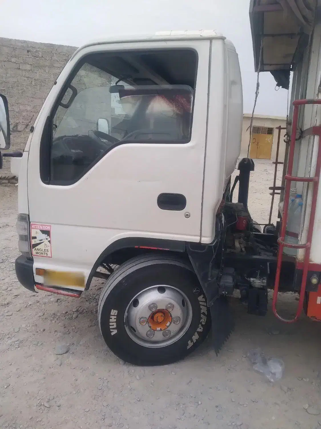 خاور ایسوزو۶تن.|خودرو سنگین|زاهدان, |دیوار