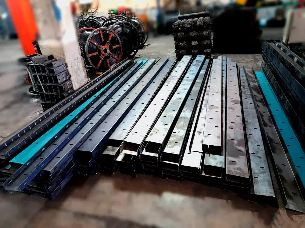 وادار اچ / وادار یو / تیرآهن|مصالح و تجهیزات ساختمان|آبیک, |دیوار