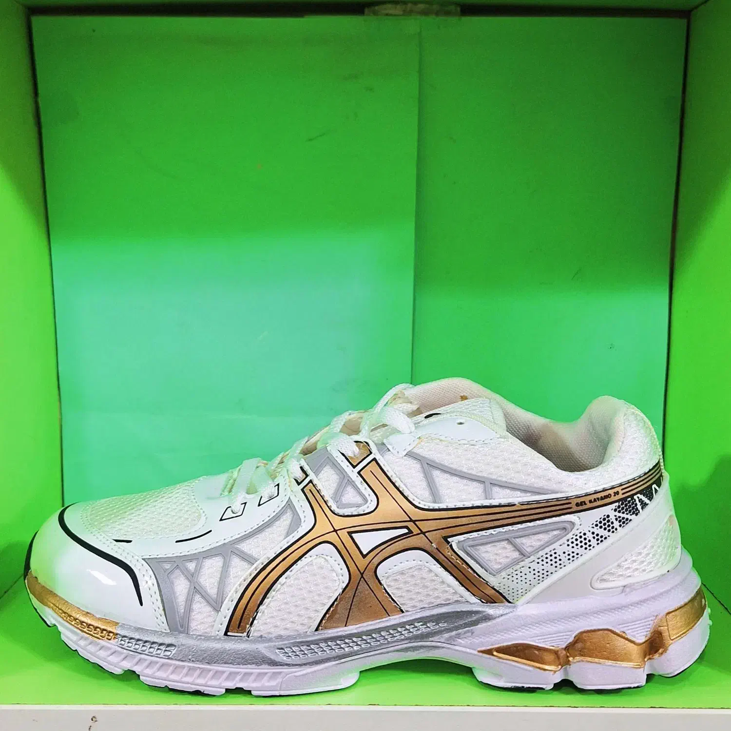 اسیکس|کیف، کفش، کمربند|اردبیل, |دیوار