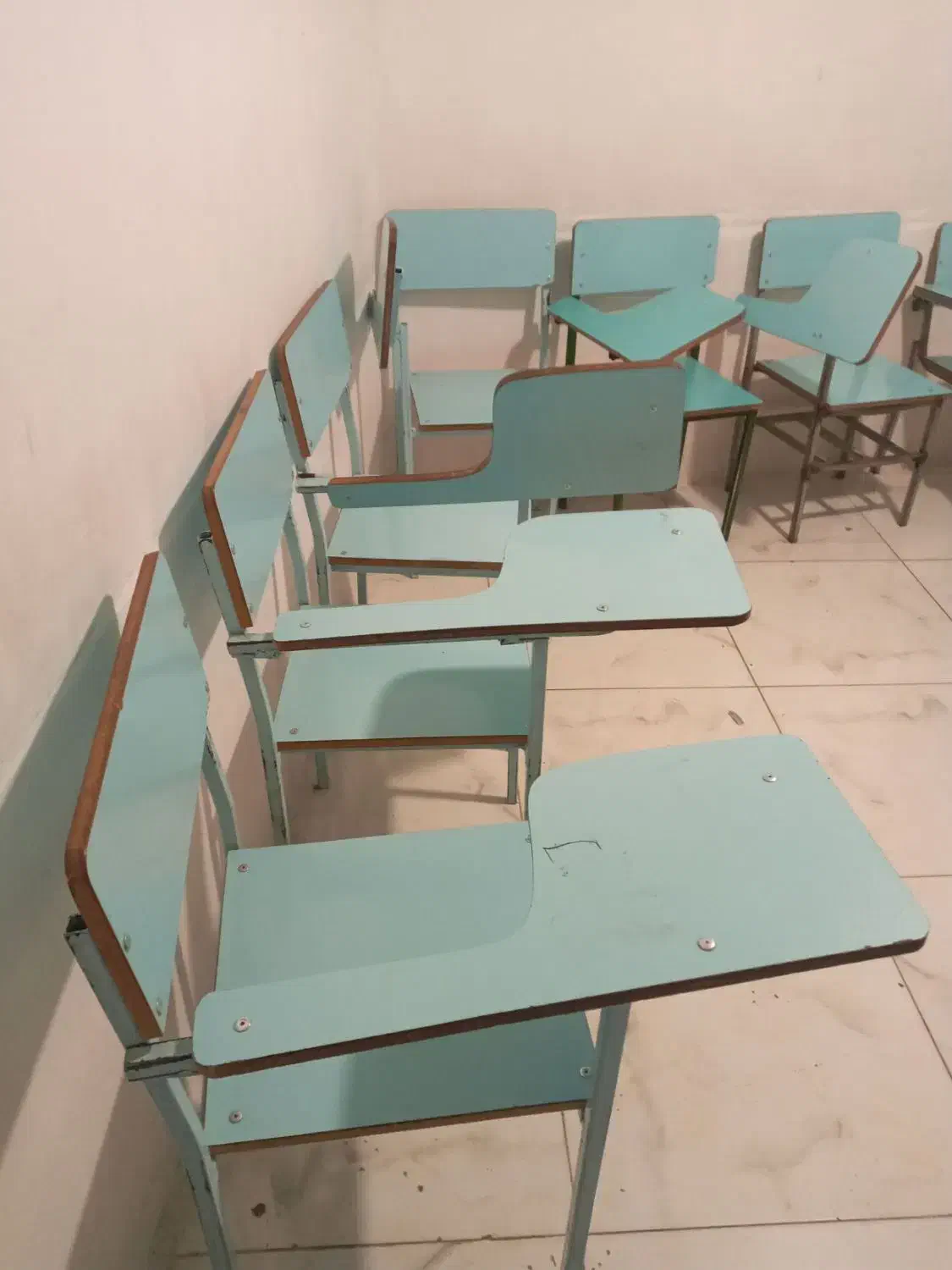 صندلی دانش اموز|صندلی و نیمکت|اردبیل, |دیوار