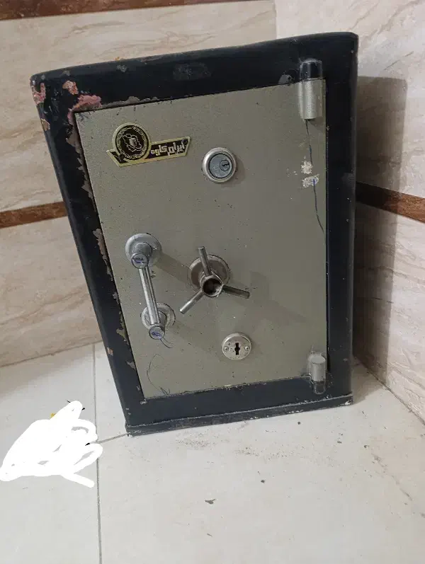 گاو صندوق|ابزارآلات|سنندج, |دیوار