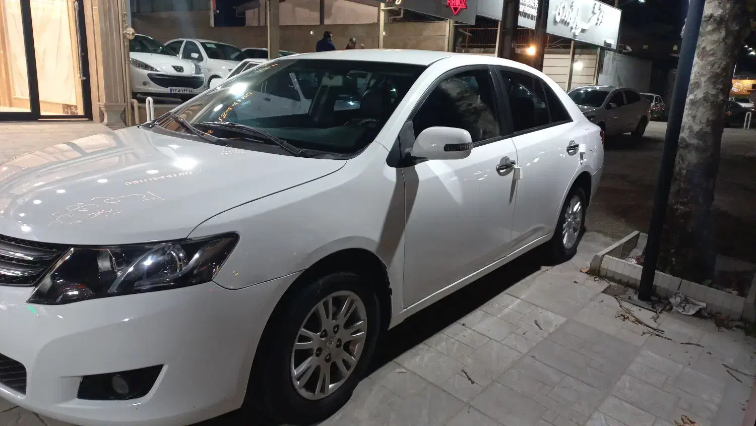 آریو|خودرو سواری و وانت|رشت, نیروی دریایی|دیوار