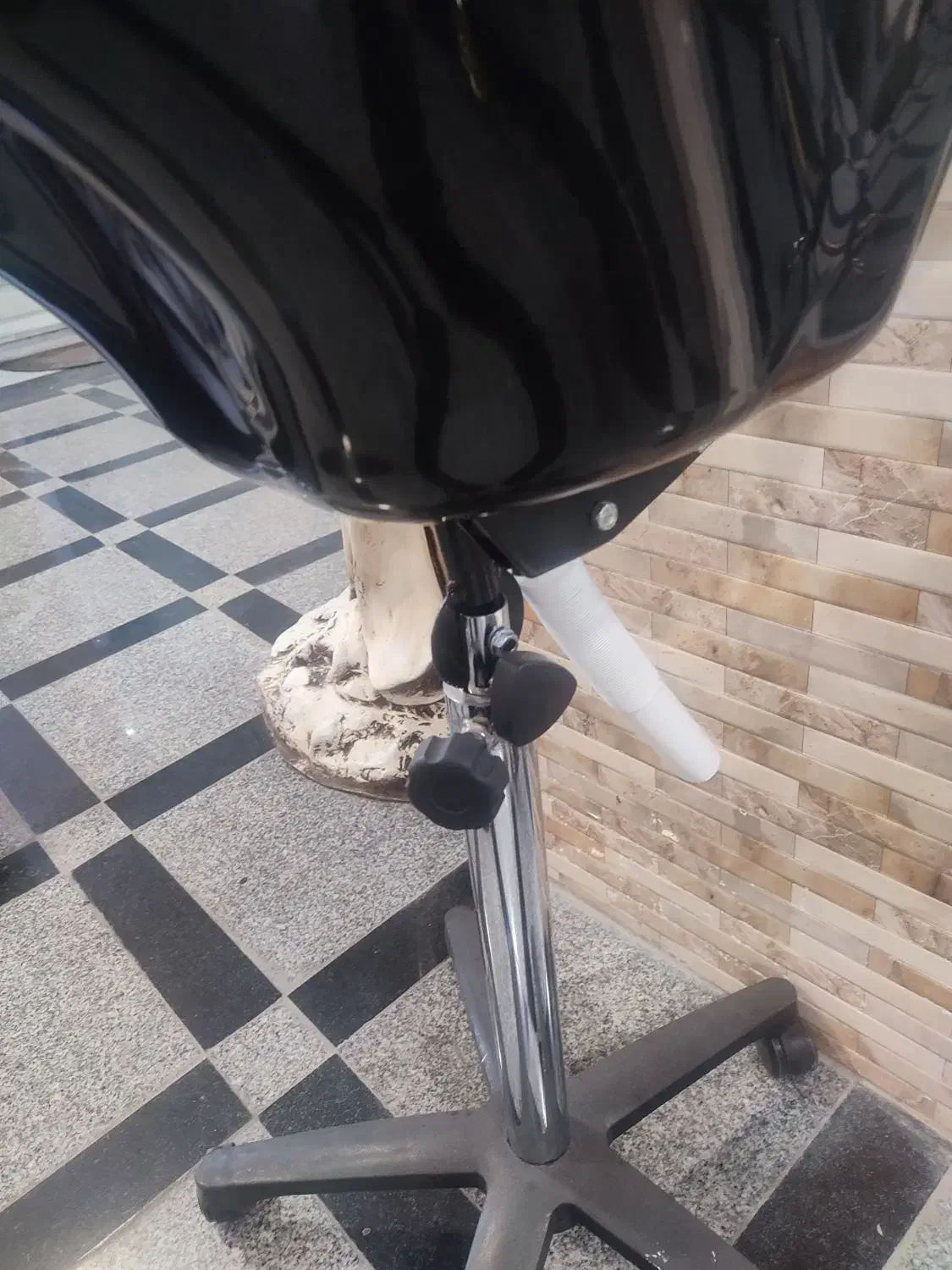 سرشور متحرک ،پایه رنگ|آرایشگاه و سالنهای زیبایی|قروه, |دیوار