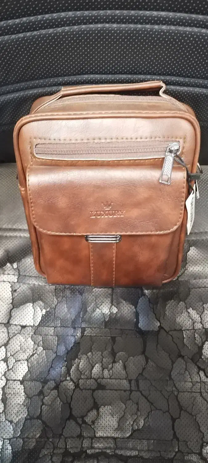 کیف|کیف، کفش، کمربند|قم, نیروگاه|دیوار