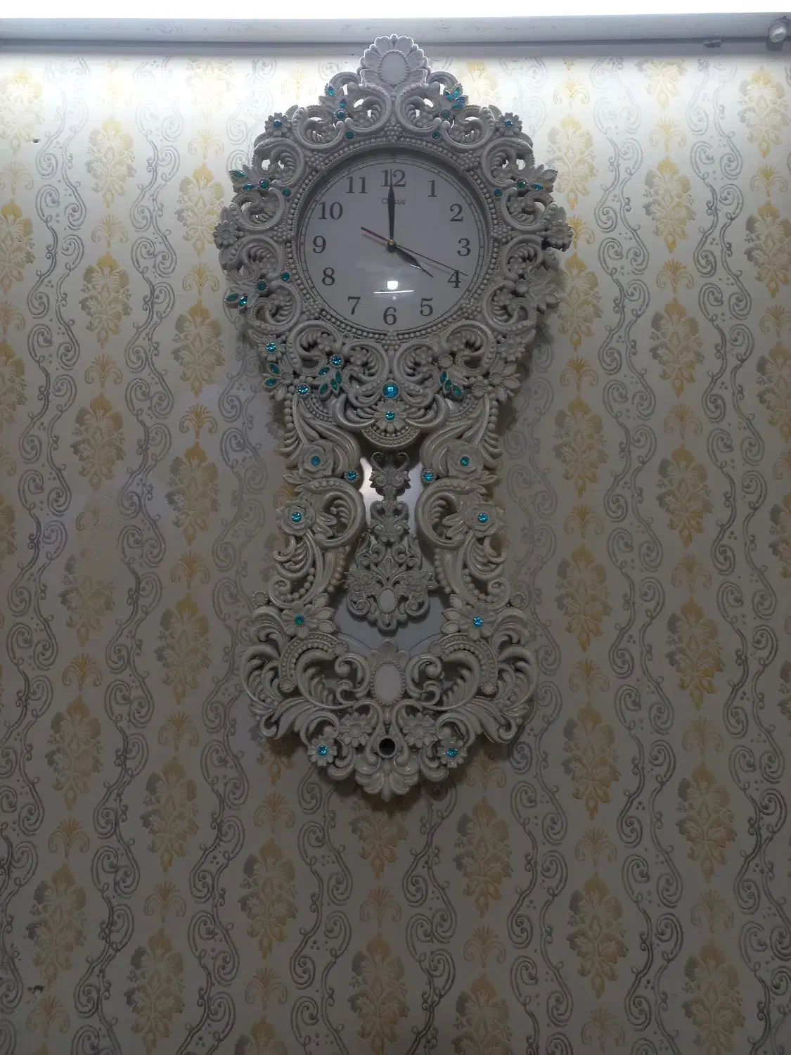 ساعت دیواری کاملا سالم|ساعت دیواری و تزئینی|مشهد, رسالت|دیوار