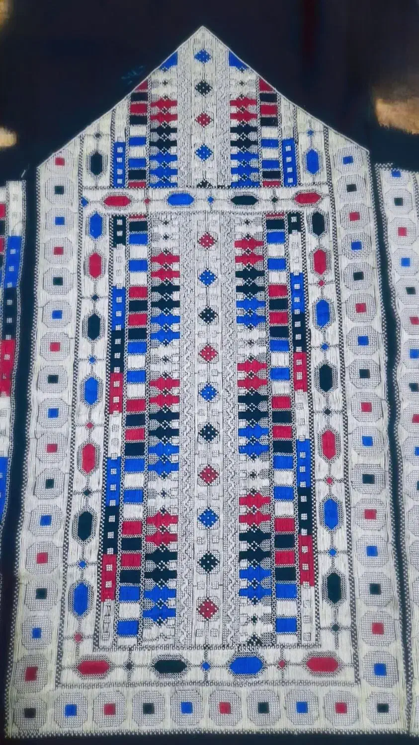 زی آستین چپی دوز|لباس|راهگان, |دیوار