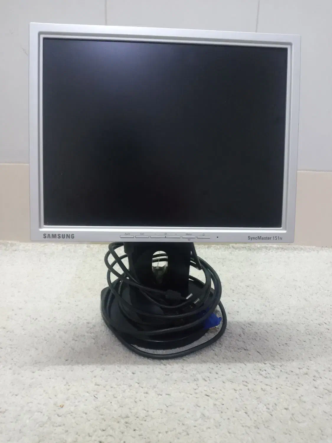 مانیتور ۱۵ اینچ|قطعات و لوازم جانبی رایانه|اصفهان, شهرک امام خمینی|دیوار