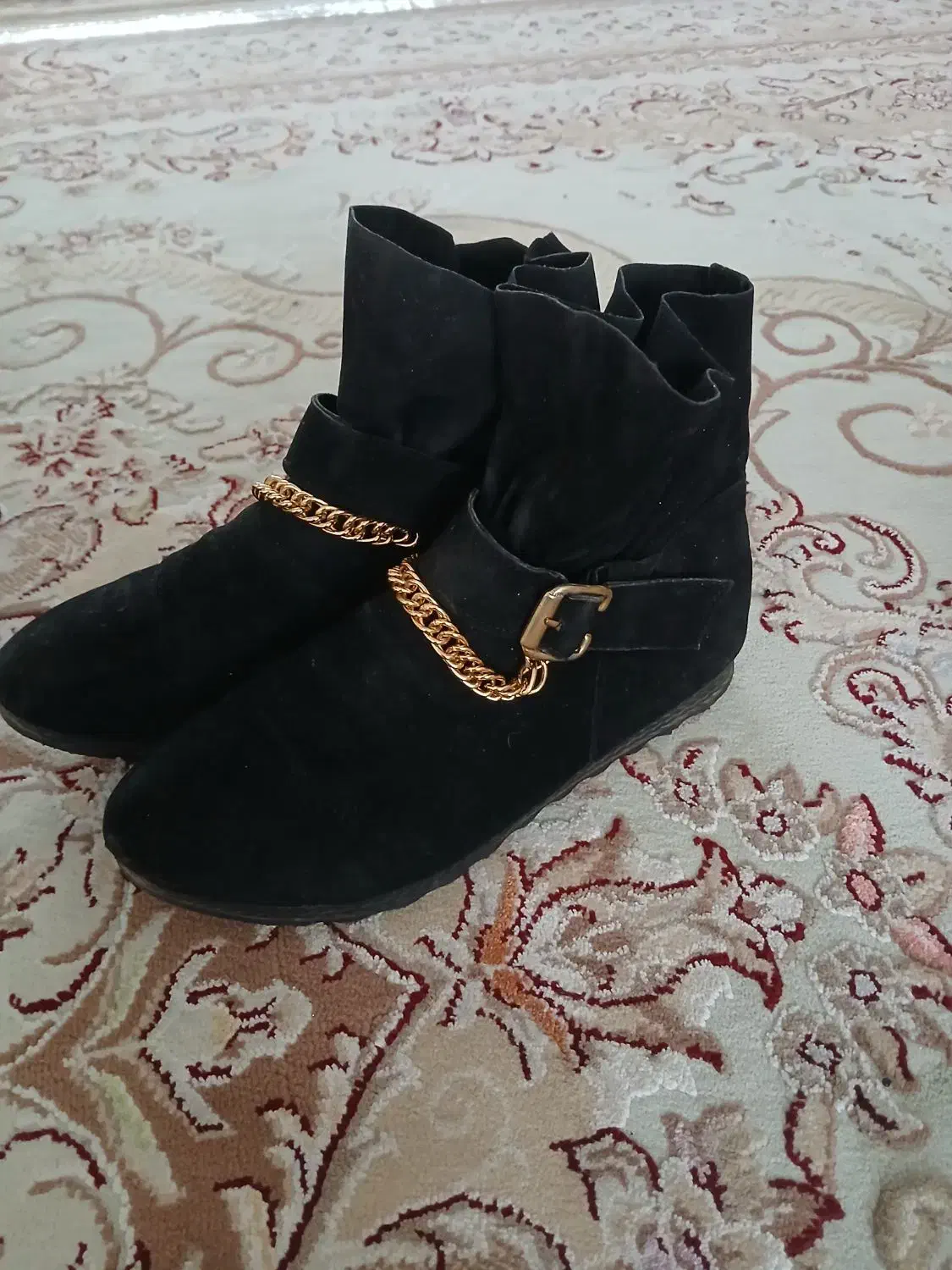 نیم بوت وکتونی سالم وتمیز|کیف، کفش، کمربند|اندیشه, اندیشه فاز ۳|دیوار