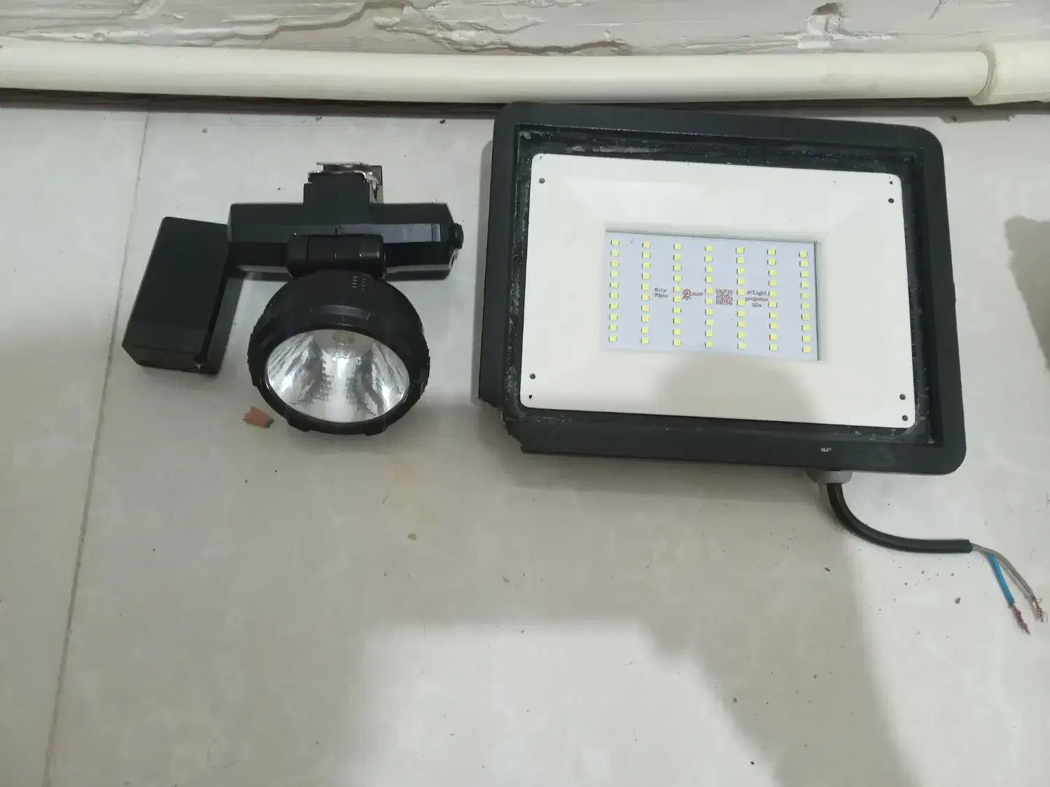 چراغ قوه وپرژکتور|لامپ و چراغ|ورامین, ورامین|دیوار