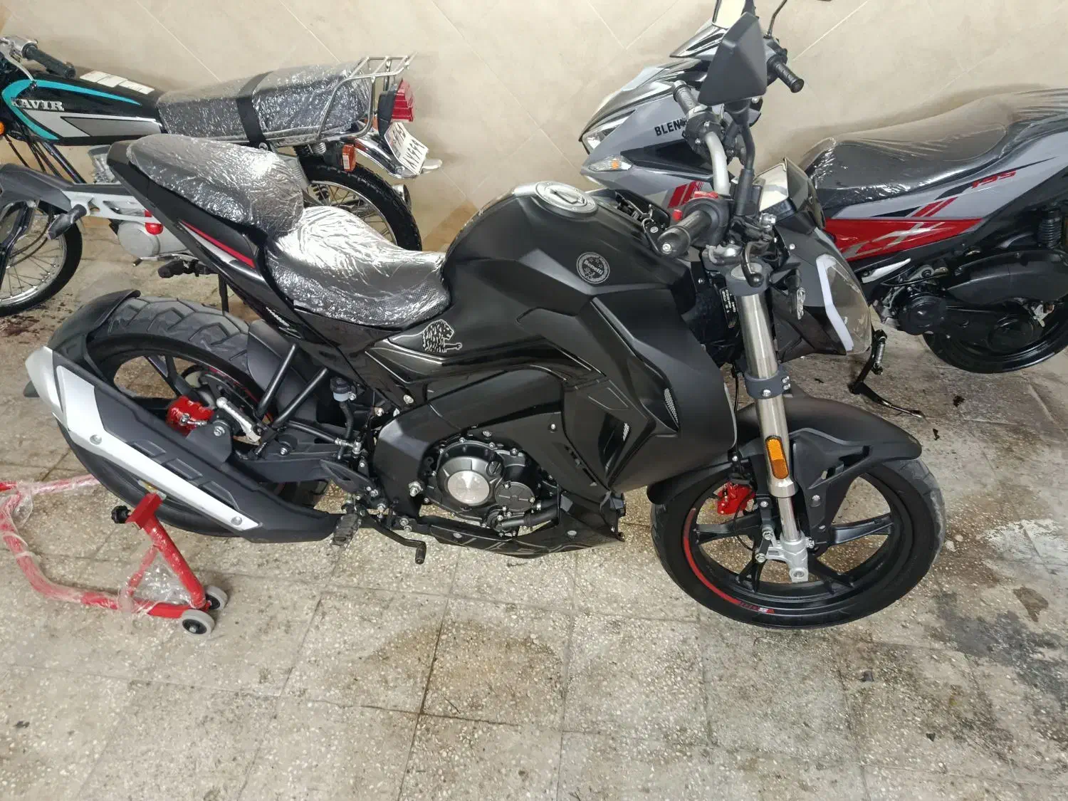 بنلی 180|موتورسیکلت|قم, صفاشهر|دیوار