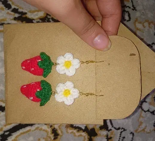 گوشواره توت فرنگی|بدلیجات|محمدیه-قزوین, |دیوار