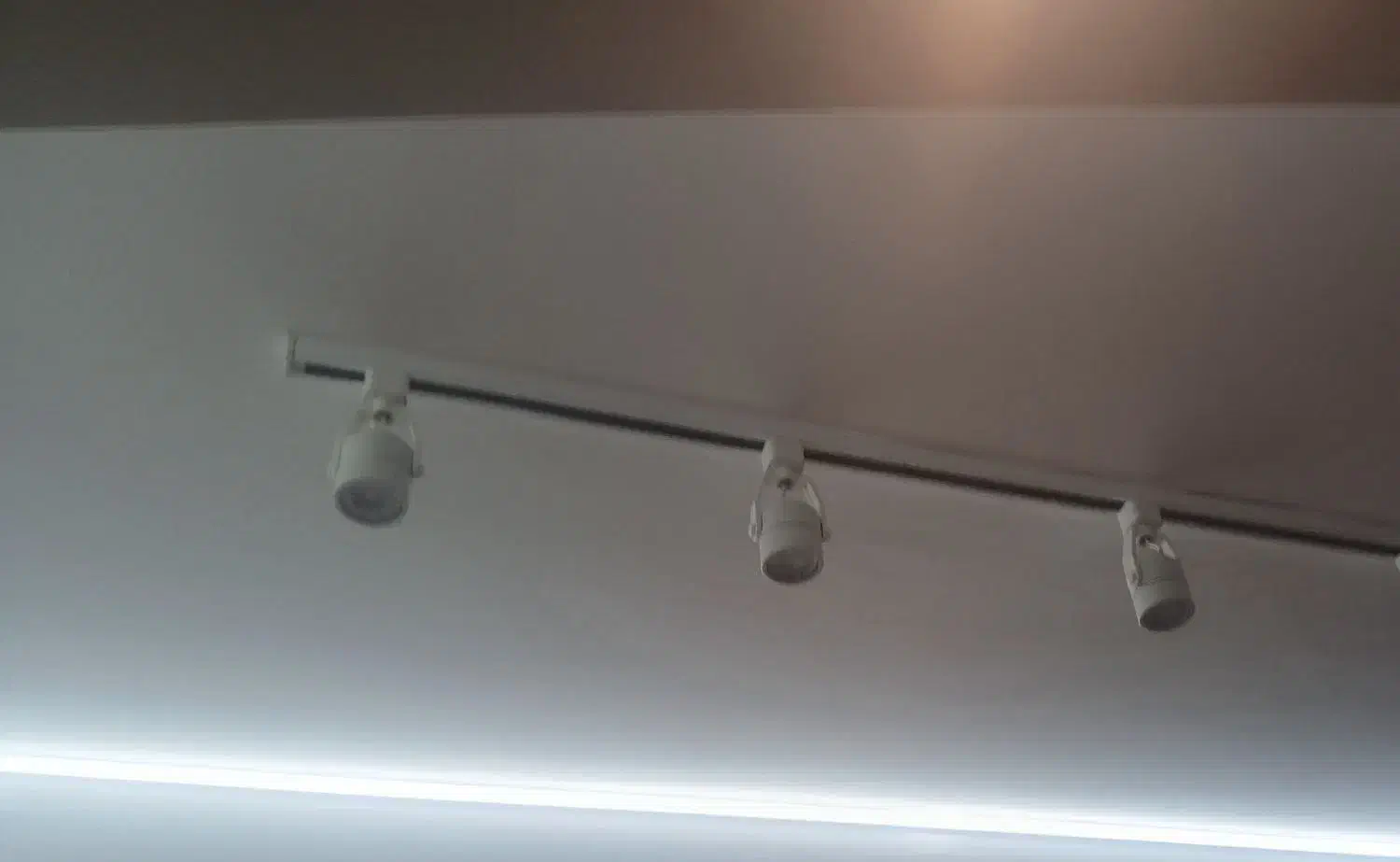 چراغ ریلی سوکت خور سفید|لامپ و چراغ|نوشهر, |دیوار