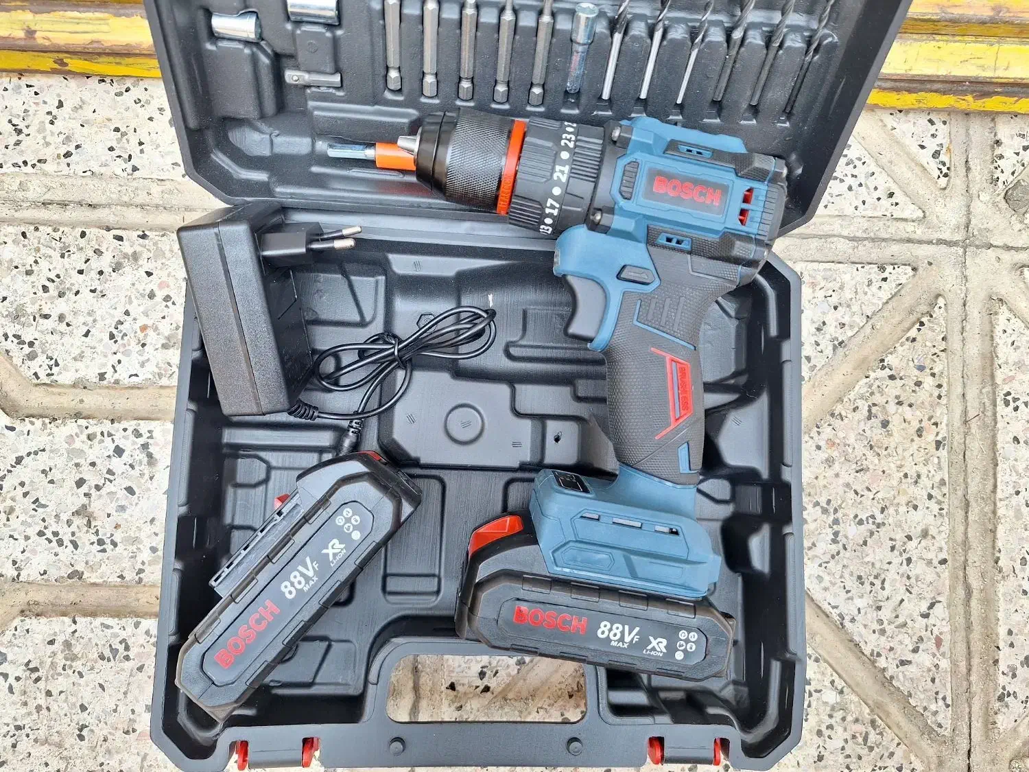 دلر دریل BOSCH چکشی گیربکسی 88ولت فلزی المانی|ماشین‌آلات صنعتی|مشهد, شهید معقول|دیوار