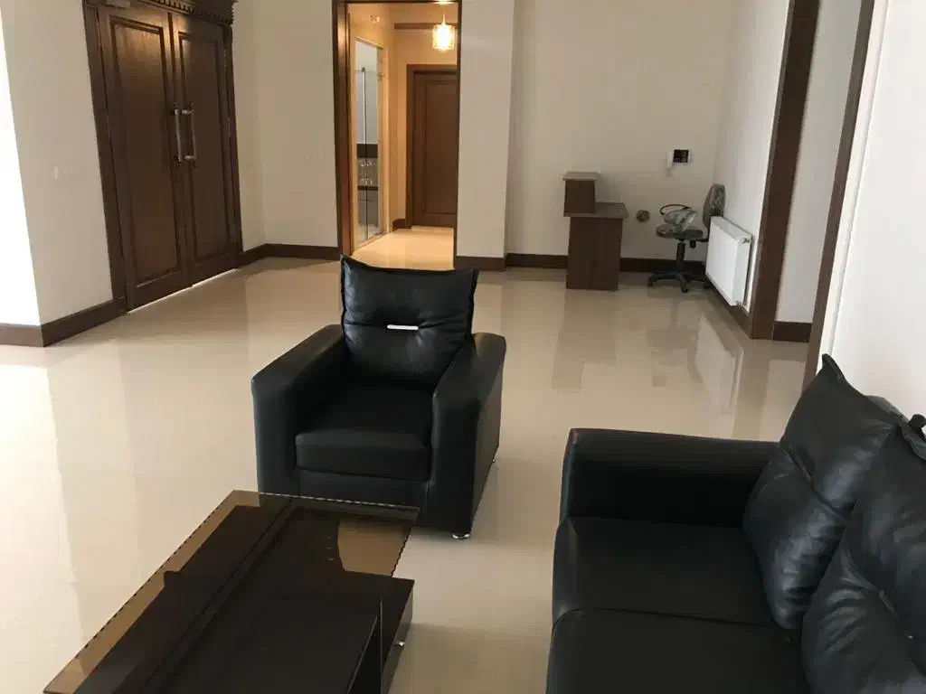 ۲۰۵ متر / فول/ ۳ خواب / ۳ پارکینگ/ کوی لاله