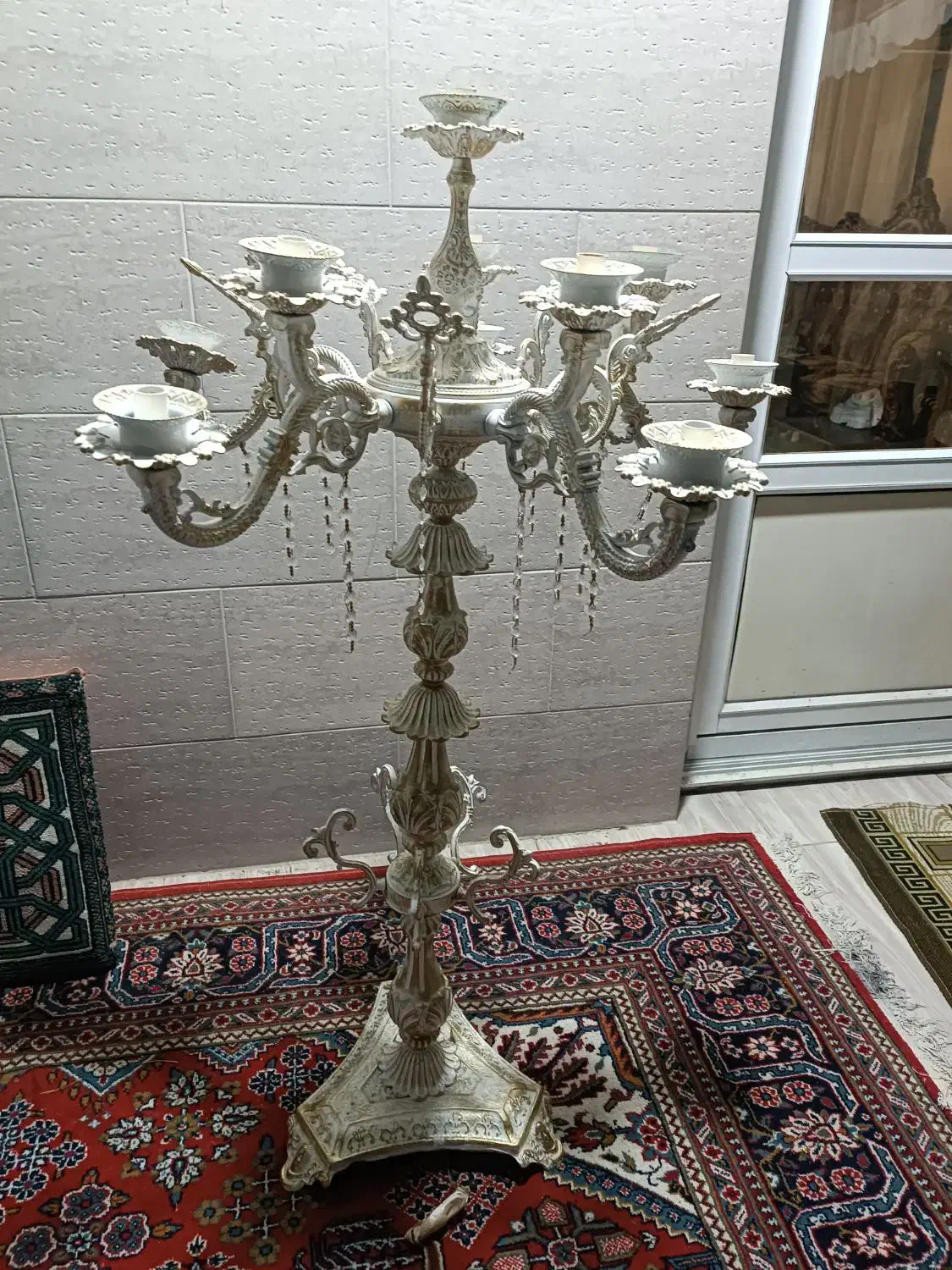 کنار سالنی در حد نو|چراغ خواب و آباژور|رشت, یخسازی|دیوار