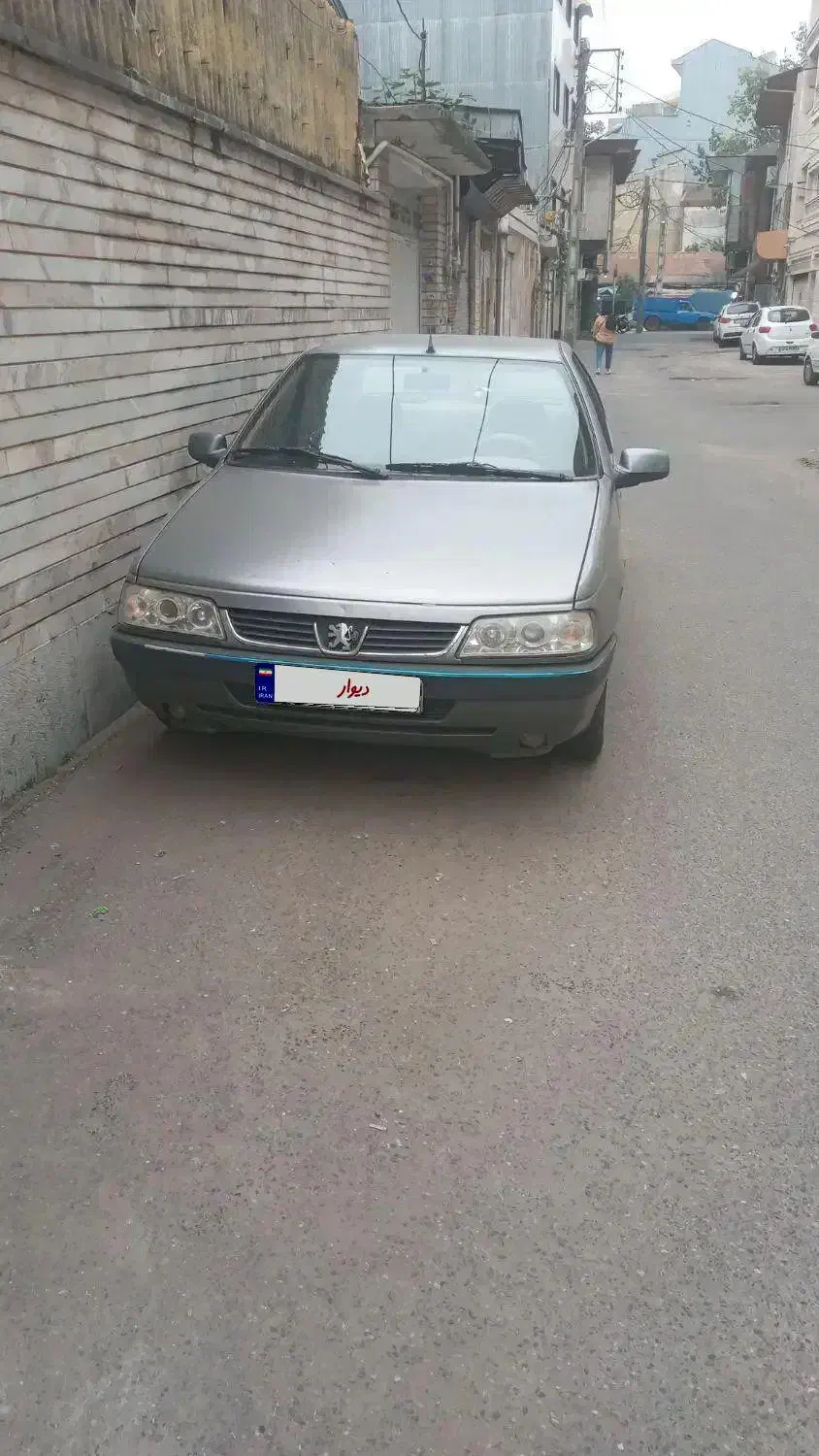 ماشین فوق یک گلگیر و یک درب رنگ می باشد|خودرو سواری و وانت|رشت, چمارسرا|دیوار