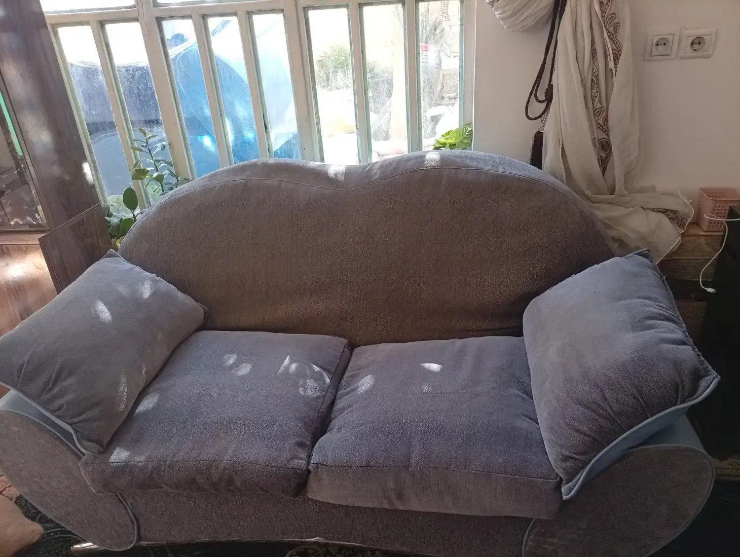 مبل راحتی|مبلمان خانگی و میز عسلی|شیراز, تندگویان|دیوار