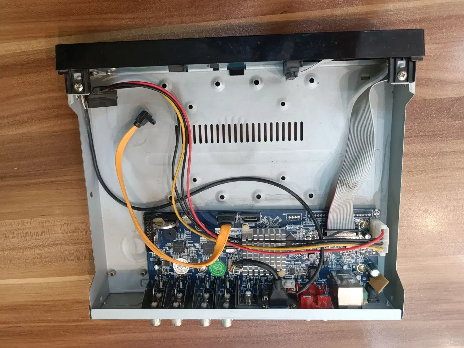 دی وی ار دوربین مداربسته ۴ مگ ۸ کانال|دوربین مداربسته|اهواز, گلستان|دیوار